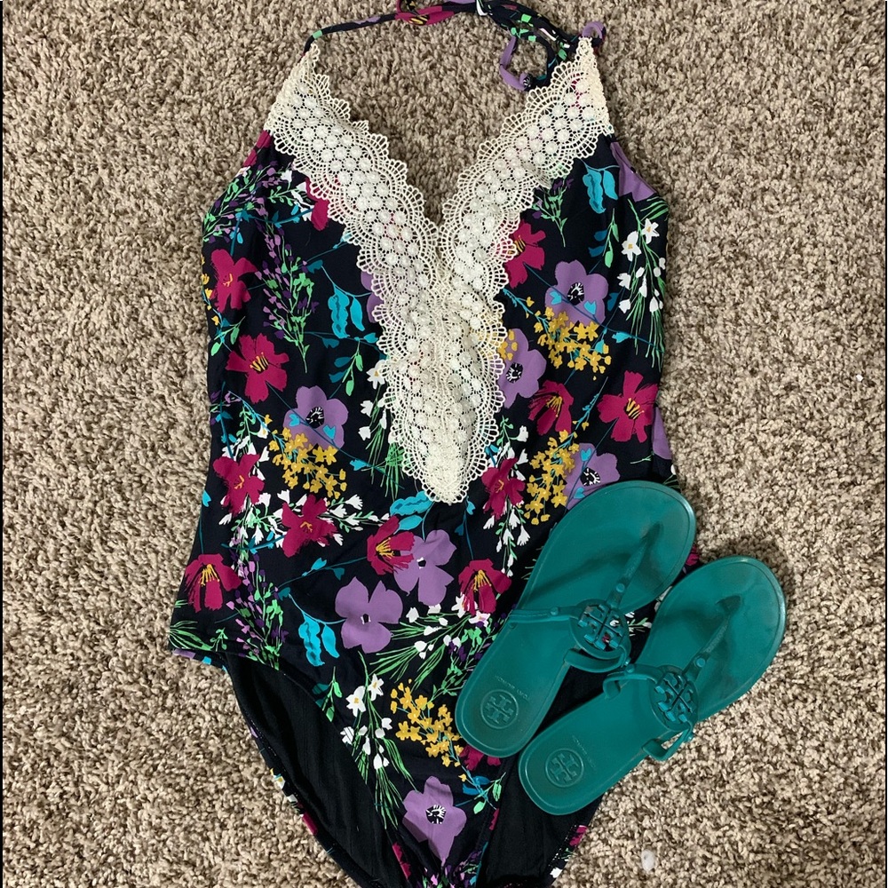 Sea Angel Floral Lace Swimsuit🩱